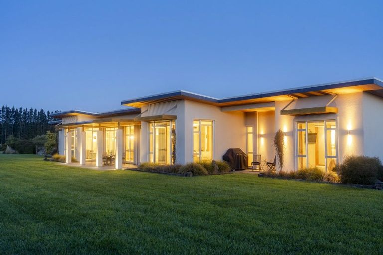 Photo of property in 218 Maindonalds Road, West Eyreton, Rangiora, 7475