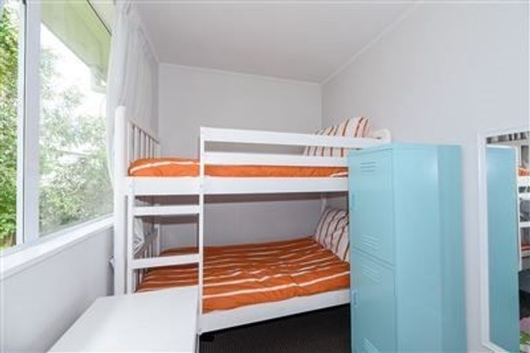 Photo of property in 48 Borich Road, Sunnyvale, Auckland, 0612