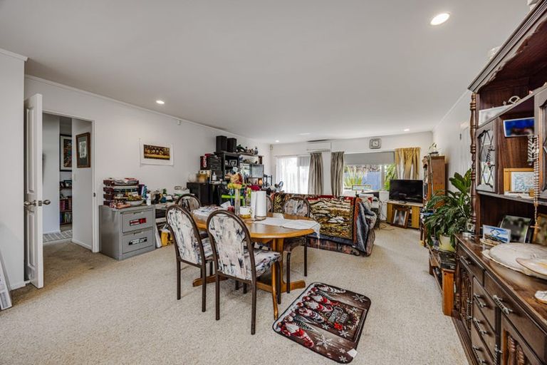 Photo of property in 23 Carlas Way, Ranui, Auckland, 0612