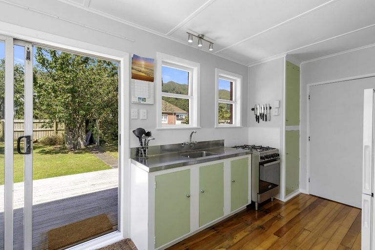 Photo of property in 114 Judd Crescent, Naenae, Lower Hutt, 5011