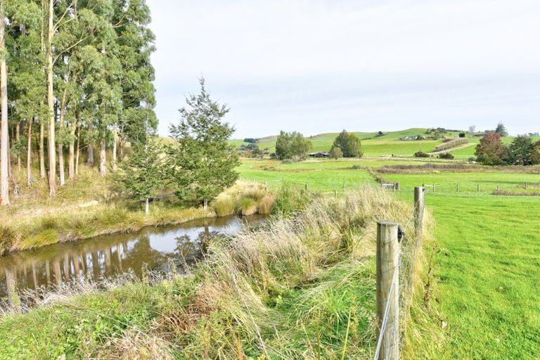 Photo of property in 28 Mandeville Road, Hokonui, Winton, 9782