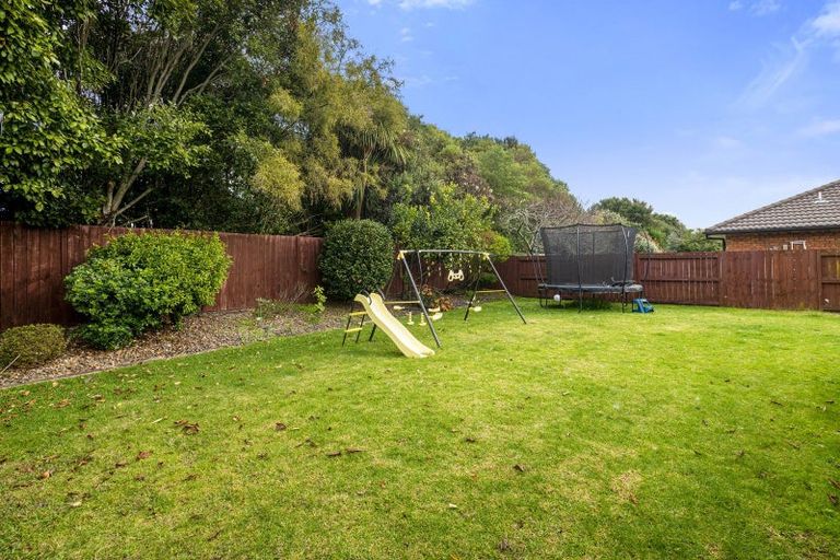 Photo of property in 33 Seabreeze Place, Papamoa Beach, Papamoa, 3118