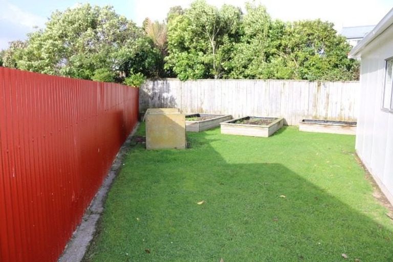 Photo of property in 16 Glen Place, Awapuni, Palmerston North, 4412