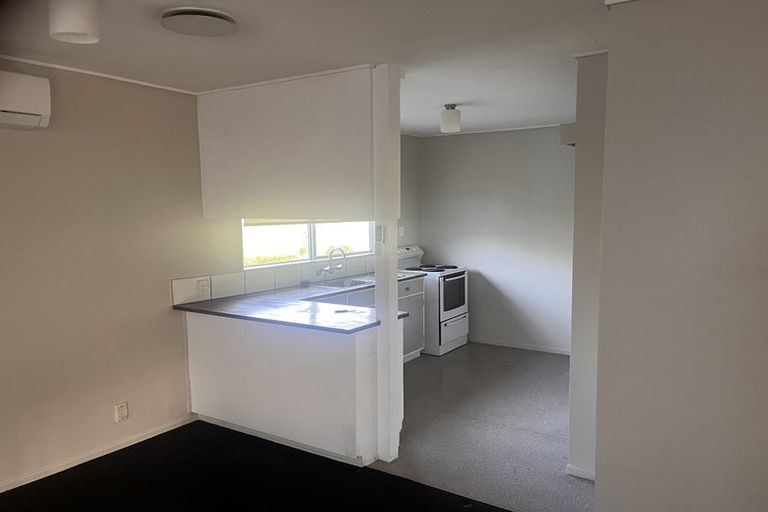 Photo of property in 32 Thurleigh Grove, Karori, Wellington, 6012