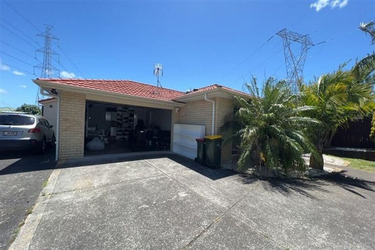 Photo of property in 14 Hawkley Close, Flat Bush, Auckland, 2019