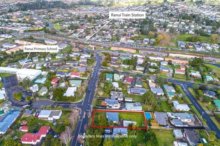 Photo of property in 15 Ranui Station Road, Ranui, Auckland, 0612