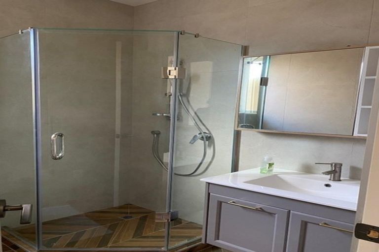 Photo of property in 16 Cloonlyon Drive, Flat Bush, Auckland, 2019