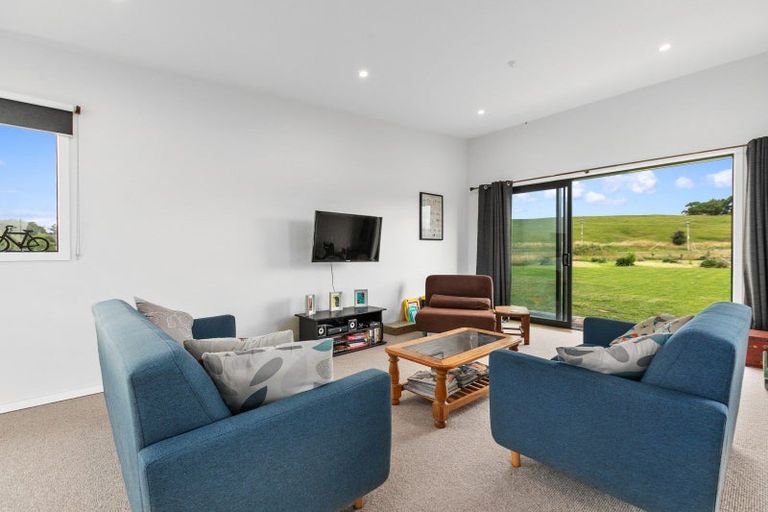 Photo of property in 34 Pourerere Road, Waipawa, 4271