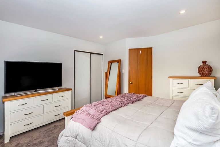Photo of property in 1/4 Parkwood Place, Parklands, Christchurch, 8083