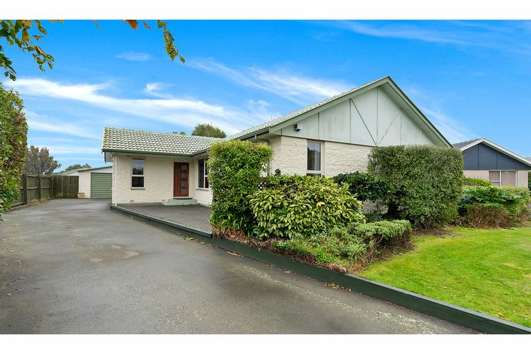 Photo of property in 36 Oakley Crescent, Hornby, Christchurch, 8042