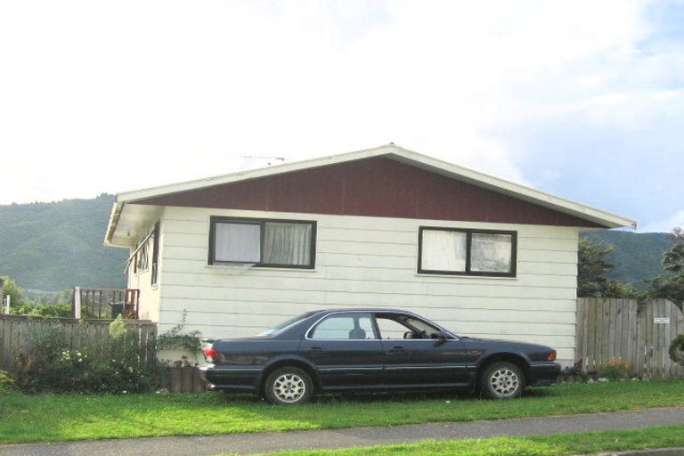 Photo of property in 8 Oaklands Grove, Clouston Park, Upper Hutt, 5018