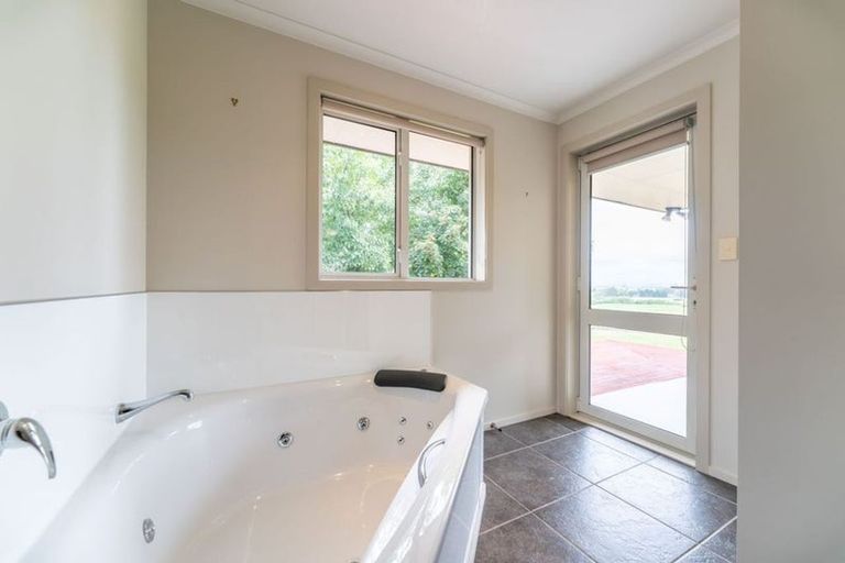 Photo of property in 140 Awamoa Road, Holmes Hill, Oamaru, 9492