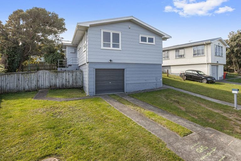 Photo of property in 17 Moult Street, Titahi Bay, Porirua, 5022
