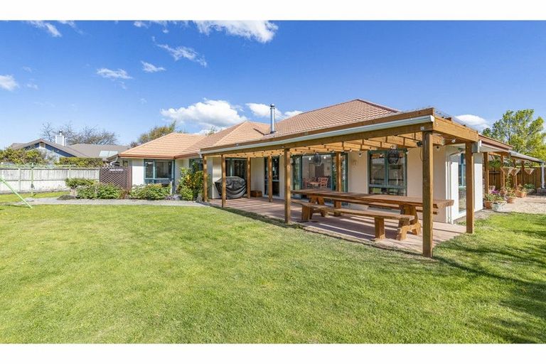 Photo of property in 20 Milesbrook Close, Rangiora, 7400