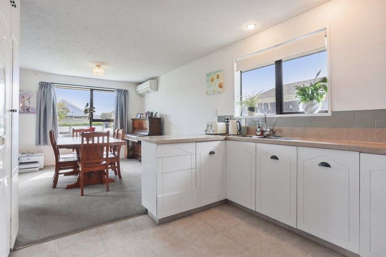 Photo of property in 13 Parkhouse Drive, Rangiora, 7400