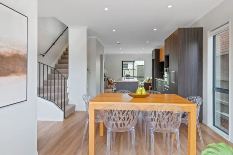 Photo of property in 55 Waituarua Drive, Takanini, 2112