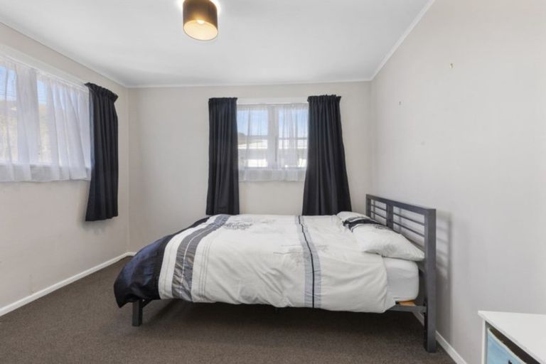 Photo of property in 4 Mayo Grove, Naenae, Lower Hutt, 5011