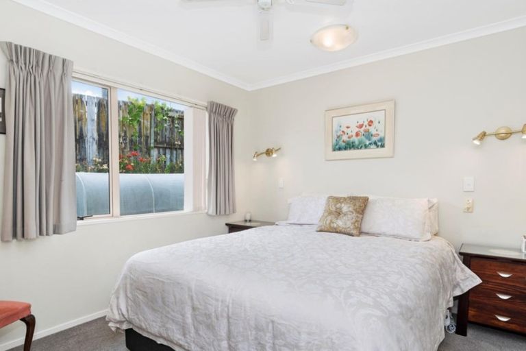 Photo of property in 16 Meadowviews Drive, Welcome Bay, Tauranga, 3112