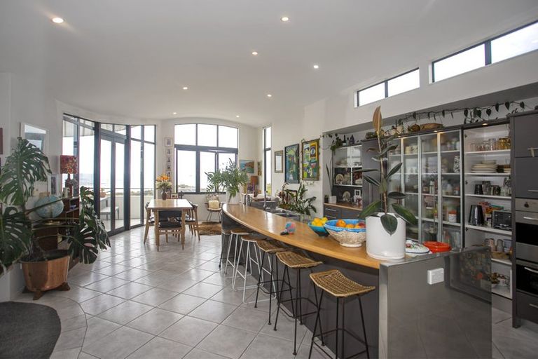 Photo of property in 203 Marine Parade, Mount Maunganui, 3116