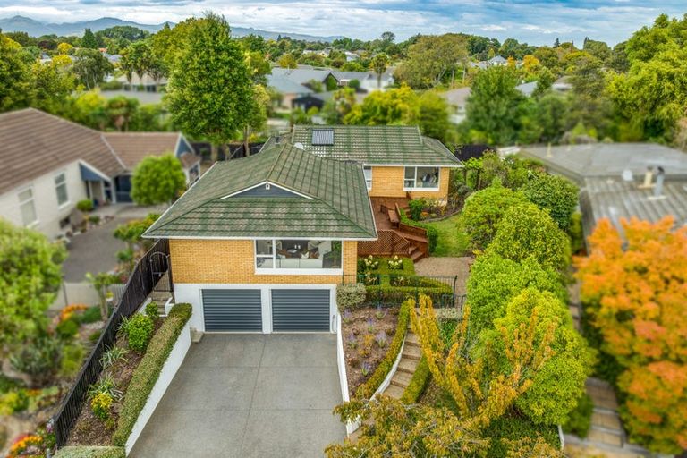 Photo of property in 29 Highfield Place, Avonhead, Christchurch, 8042