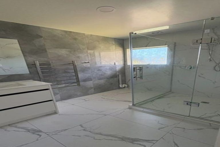 Photo of property in 64 Oaktree Avenue, Browns Bay, Auckland, 0630