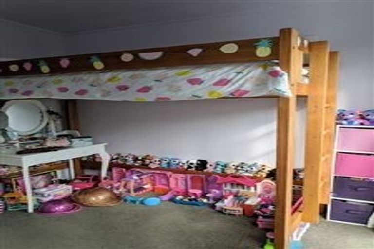 Photo of property in 65a Kia Ora Road, Beach Haven, Auckland, 0626