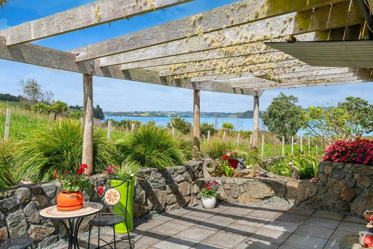 Photo of property in 68 Goodall Road, Snells Beach, 0920