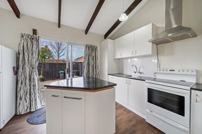 Photo of property in 2/15 Sullivan Avenue, Woolston, Christchurch, 8023