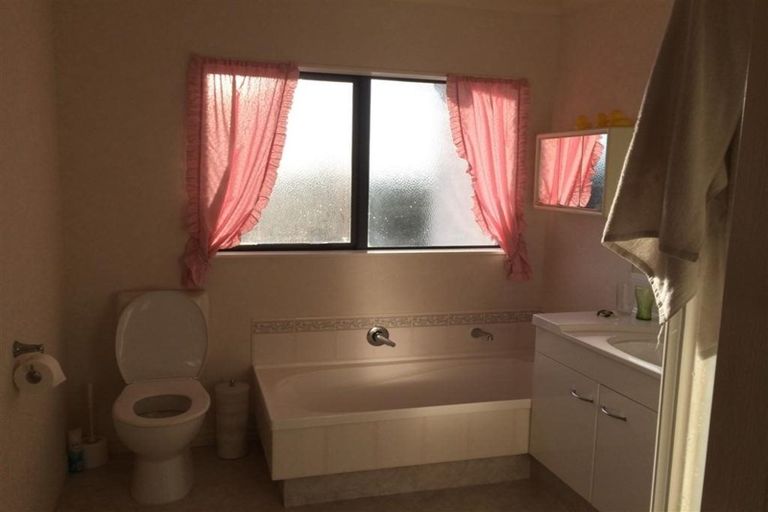 Photo of property in 13 Aspen Place, Papamoa Beach, Papamoa, 3118