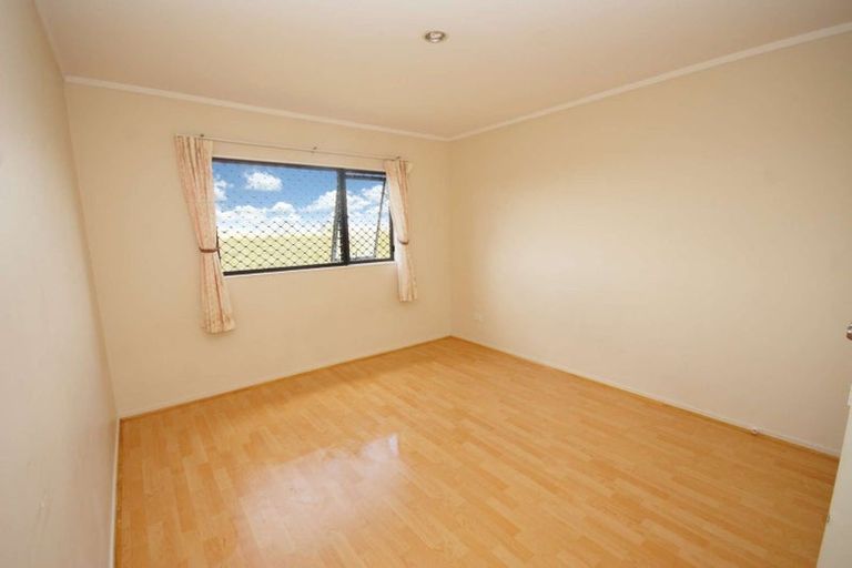 Photo of property in 24 Lolim Place, Favona, Auckland, 2024