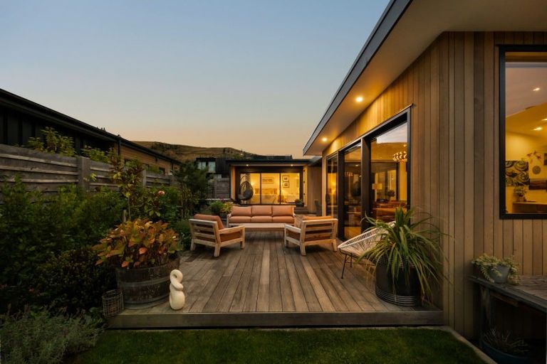 Photo of property in 15 Mills Road, Wanaka, 9305