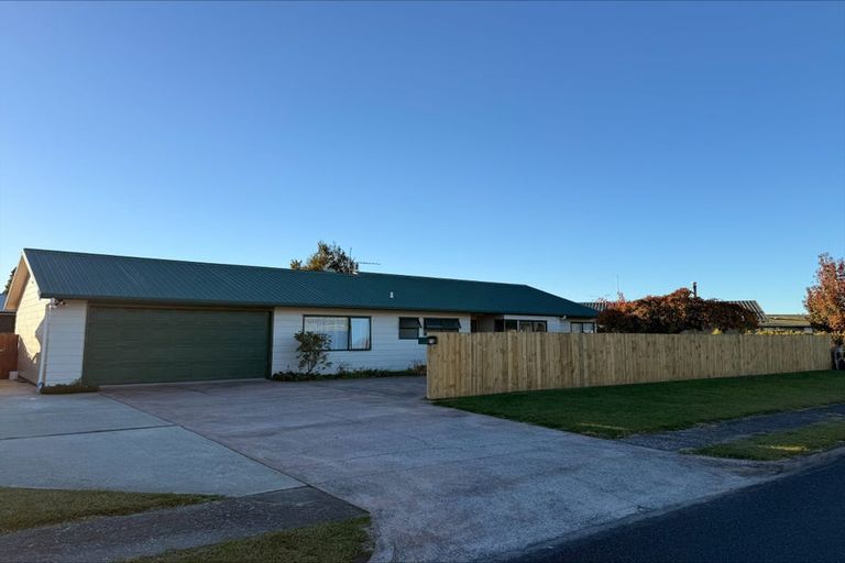 Photo of property in 13 Sunrise Avenue, Owhata, Rotorua, 3010