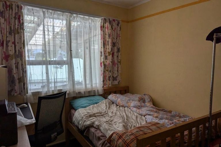 Photo of property in 32 Beaudine Avenue, Glenfield, Auckland, 0629