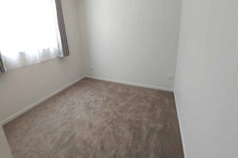 Photo of property in 20b Mackenzie Street, Te Atatu South, Auckland, 0610