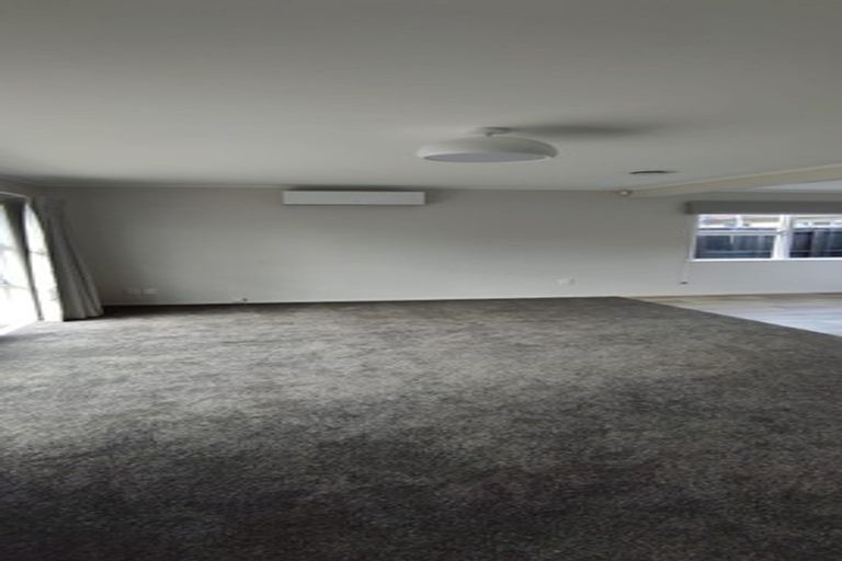 Photo of property in 19 Kayes Road, Pukekohe, 2120