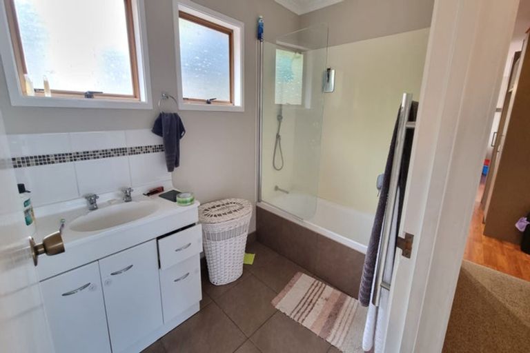 Photo of property in 1 Bishopgate Street, Birkdale, Auckland, 0626