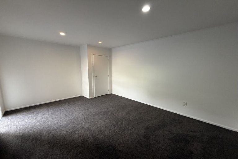 Photo of property in 5 Trelawn Place, Cockle Bay, Auckland, 2014