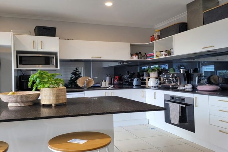 Photo of property in 24 Station Street, Hobsonville, Auckland, 0616