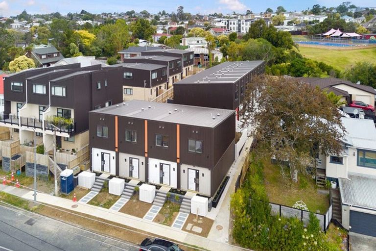 Photo of property in 10/52 Newington Road, Henderson, Auckland, 0612