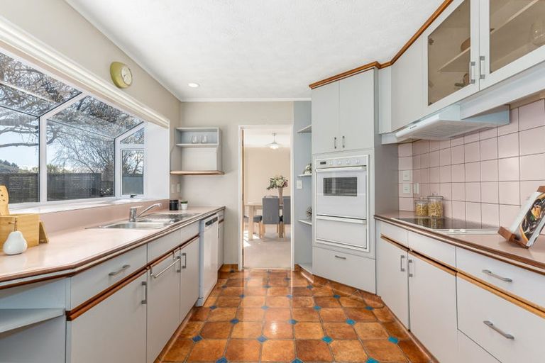 Photo of property in 10 James Cook Drive, Whitby, Porirua, 5024