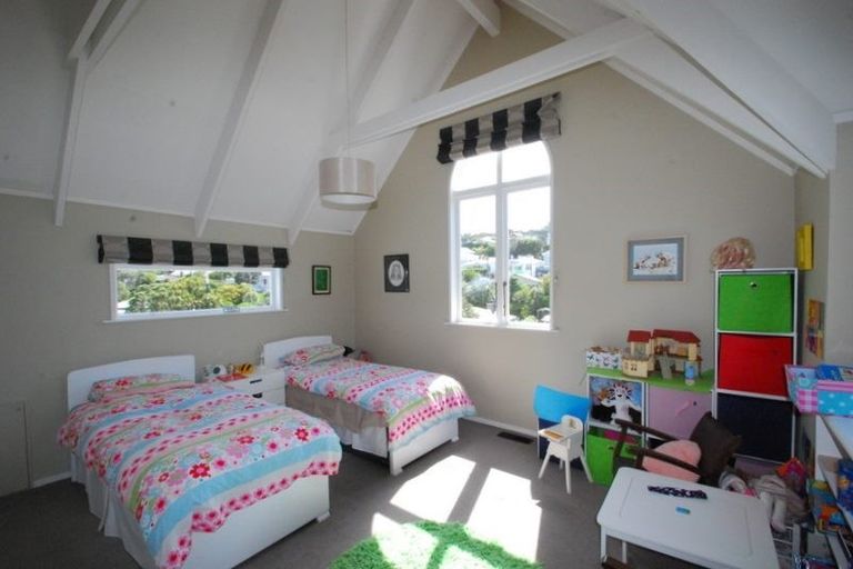 Photo of property in 41 Farm Road, Northland, Wellington, 6012