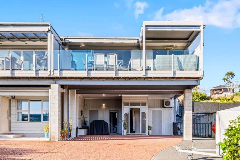 Photo of property in 2/12 Browns Road, Rothesay Bay, Auckland, 0630