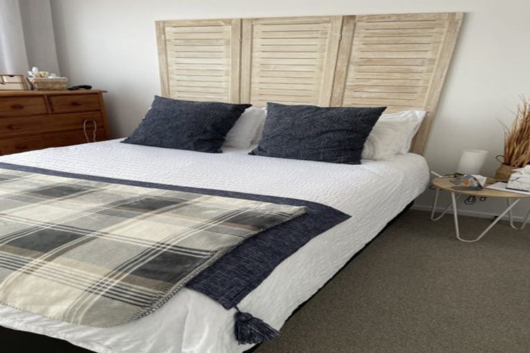 Photo of property in 6 Cook Street, Karori, Wellington, 6012