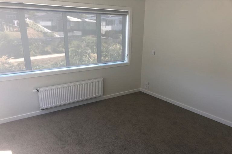 Photo of property in 16 Glide Lane, Whitby, Porirua, 5024