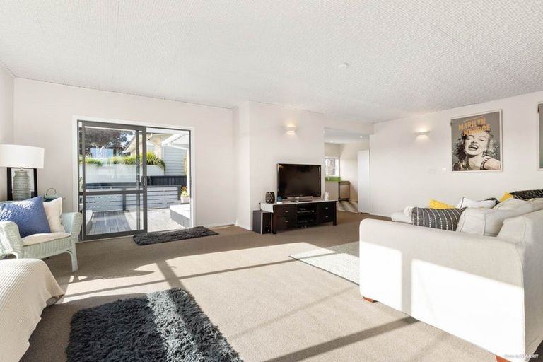 Photo of property in 14 Bannerman Road, Morningside, Auckland, 1022