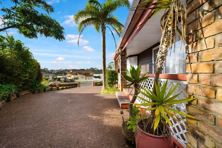 Photo of property in 2/62 Granville Drive, Massey, Auckland, 0614