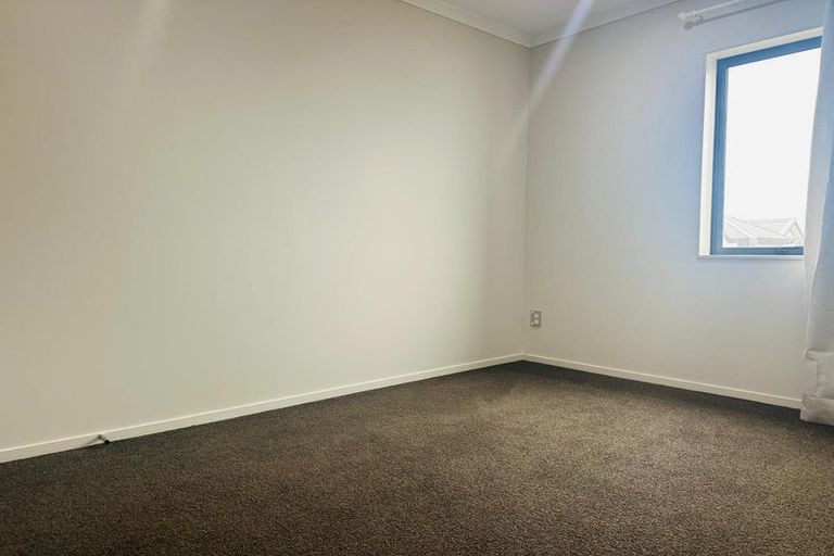 Photo of property in 2/8 Kerrs Road, Wiri, Auckland, 2104