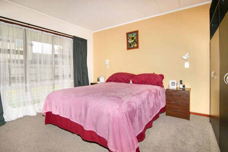 Photo of property in 64 Henley Street, Westport, 7825