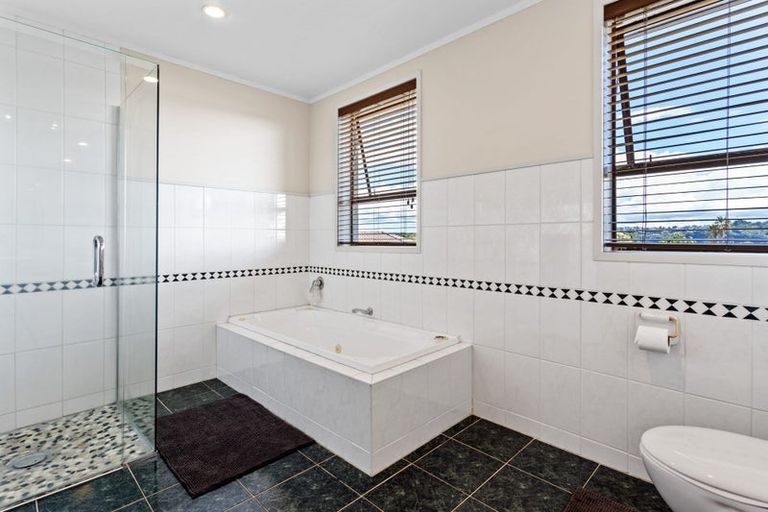 Photo of property in 105 Muir Avenue, Mangere Bridge, Auckland, 2022