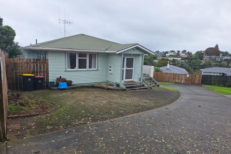 Photo of property in 33 Henderson Crescent, Parkvale, Tauranga, 3112